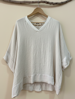 Carica l'immagine nel visualizzatore della galleria,Blusa manga morcego bege - frente
