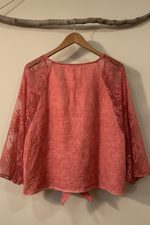 Chargez l'image dans la visionneuse de la galerie,Blusa renda coral costas
