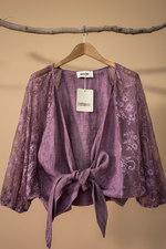 Chargez l'image dans la visionneuse de la galerie,Blusa renda roxa - frente laço
