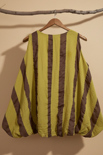 Carregar imagem no visualizador da galeria, Blusa riscas costas
