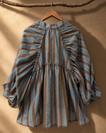 Carregar imagem no visualizador da galeria, Blusa riscas — costas
