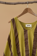 Carregar imagem no visualizador da galeria, Blusa riscas detalhe
