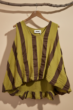 Carregar imagem no visualizador da galeria, Blusa riscas frente
