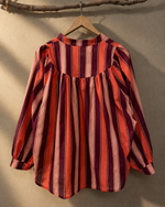 Carregar imagem no visualizador da galeria, Blusa Riscas - Frente
