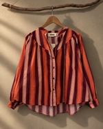 Carregar imagem no visualizador da galeria, Blusa Riscas - Lateral

