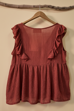 Chargez l'image dans la visionneuse de la galerie,Blusa terracota costas - fundo bege estúdio
