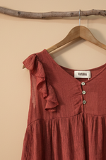 Chargez l'image dans la visionneuse de la galerie,Blusa terracota detalhe - fundo bege estúdio

