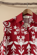 Carregar imagem no visualizador da galeria, Blusa vermelha detalhe
