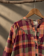 Carregar imagem no visualizador da galeria, Blusa Xadrez - Detalhe
