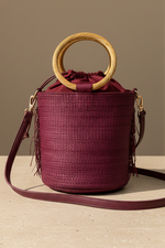 Chargez l'image dans la visionneuse de la galerie,Bucket Bag Franjas Vinho - Costas
