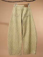Chargez l'image dans la visionneuse de la galerie,Calças amarelas com padrão floral - vista traseira com bolsos
