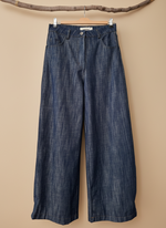 Carica l'immagine nel visualizzatore della galleria,Calças denim frente
