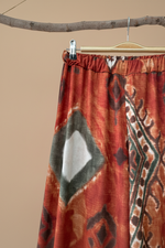 Chargez l'image dans la visionneuse de la galerie,Calças ikat tribal - detalhe cós
