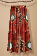 Chargez l'image dans la visionneuse de la galerie,Calças ikat tribal - frente cabide
