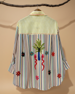 Carregar imagem no visualizador da galeria, Camisa bordada - vista traseira completa
