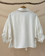 Load image in the gallery viewer,Camisa branca bordados - costas
