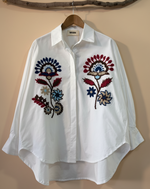 Carregar imagem no visualizador da galeria, Camisa branca bordados — frente
