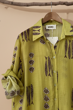 Carica l'immagine nel visualizzatore della galleria,Camisa cabide detalhe
