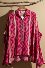Carregar imagem no visualizador da galeria, Camisa ikat rosa - frente
