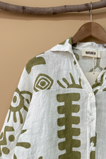Carica l'immagine nel visualizzatore della galleria,Camisa linho tribal - detalhe
