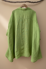 Load image in the gallery viewer,Camisa linho verde - costas
