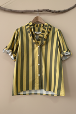Carica l'immagine nel visualizzatore della galleria,Camisa riscas cabide frente
