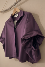 Cargue la imagen en el visor de la galería,Camisa roxa - lateral
