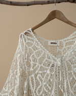 Carregar imagem no visualizador da galeria, Casaco crochet cabide — detalhe
