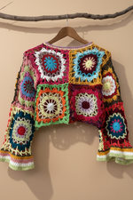 Load image in the gallery viewer,Casaco Crochet Colorido — Frente
