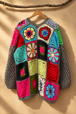 Carica l'immagine nel visualizzatore della galleria,Casaco crochet patchwork — frente completa
