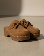 Load image in the gallery viewer,Clogs vista frontal diagonal pousadas
