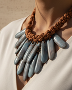 Carregar imagem no visualizador da galeria, Close-up do colar statement
