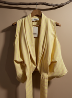 Carregar imagem no visualizador da galeria, Colete aberto - fundo bege
