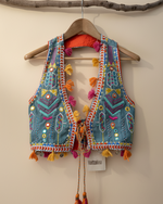 Carica l'immagine nel visualizzatore della galleria,Colete bordado frente
