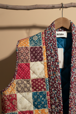 Carregar imagem no visualizador da galeria, Colete Patchwork — Detalhe
