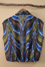 Carregar imagem no visualizador da galeria, Costas — blusa ikat fundo bege
