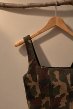 Load image in the gallery viewer,Costas do top camuflado

