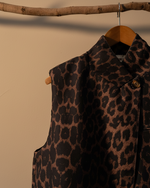 Cargue la imagen en el visor de la galería,Detalhe — colete leopardo
