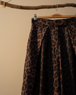 Carregar imagem no visualizador da galeria, Detalhe — saia leopardo
