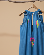 Load image in the gallery viewer,Detalhe traseiro com fundo de estúdio
