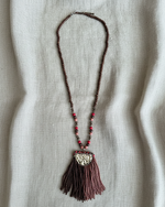 Carregar imagem no visualizador da galeria, Flat lay do colar burgundy
