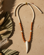 Chargez l'image dans la visionneuse de la galerie,Flat lay orange necklace Naftalina
