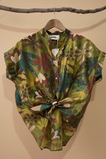 Carica l'immagine nel visualizzatore della galleria,Foto 1 - Camisa nó fundo estúdio

