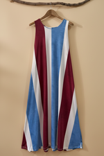 Carregar imagem no visualizador da galeria, Frente — vestido riscas fundo bege
