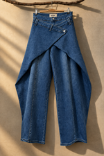 Carregar imagem no visualizador da galeria, Jeans Cintura Cruzada - Frente
