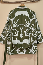 Carica l'immagine nel visualizzatore della galleria,Kimono bordado costas
