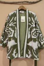 Carica l'immagine nel visualizzatore della galleria,Kimono bordado frente aberto
