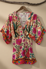 Carica l'immagine nel visualizzatore della galleria,Kimono Floral - Frente Fechado
