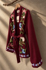 Carregar imagem no visualizador da galeria, Kimono Suzani Bordô - Lateral
