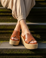 Carica l'immagine nel visualizzatore della galleria,Lifestyle Bali — slides raffia com calças bombacho
